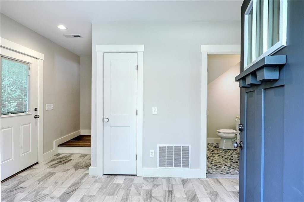 137 Rosebriar Ave - Photo 3 of 50