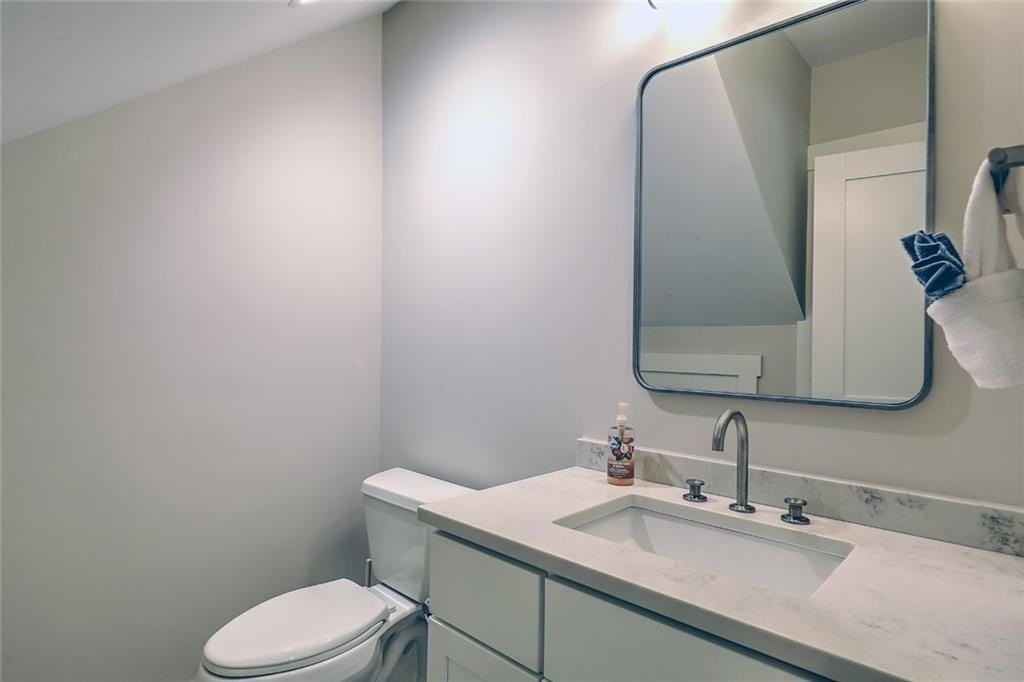 137 Rosebriar Ave - Photo 5 of 50