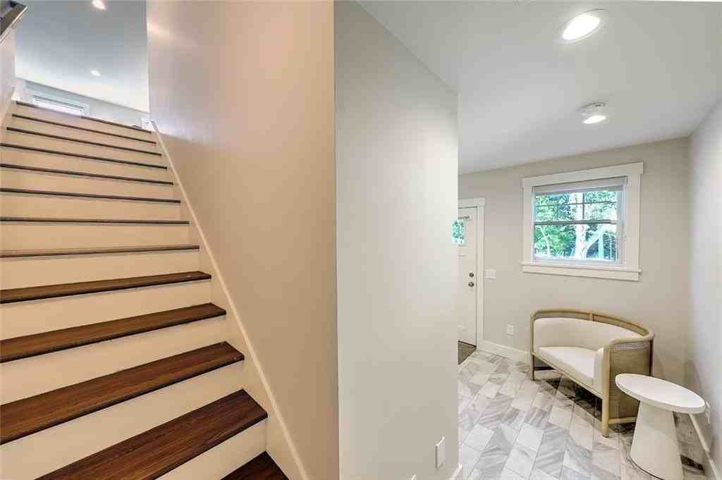 137 Rosebriar Ave - Photo 6 of 50