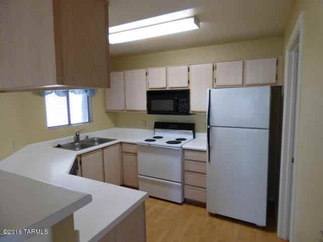 5751 N Kolb Rd #39102 - Photo 2 of 10