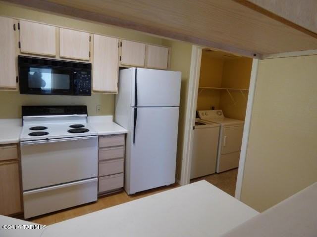 5751 N Kolb Rd #39102 - Photo 5 of 10