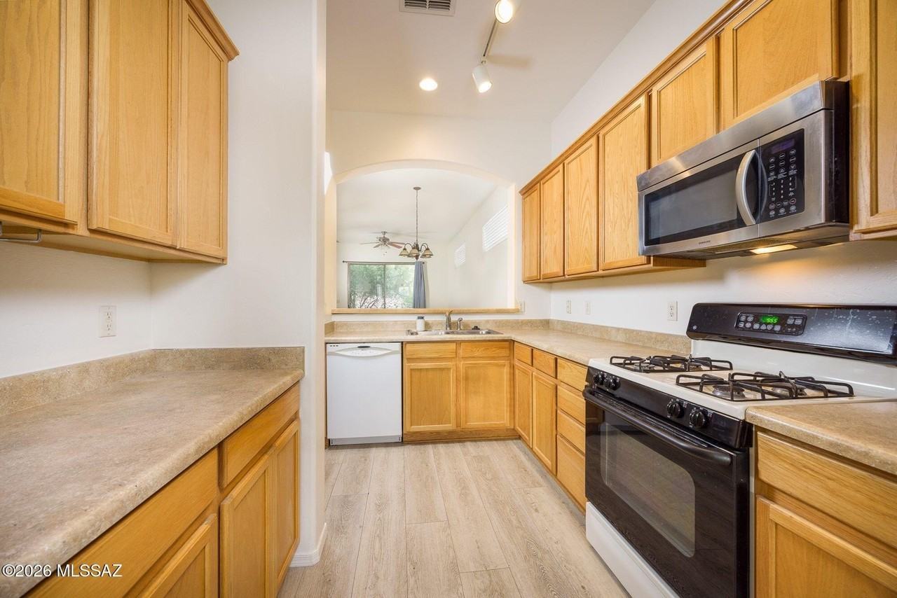 10459 S Drifter Ranch Pl - Photo 4 of 26