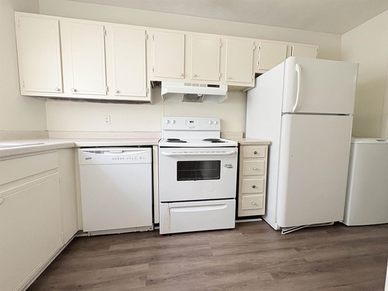 1734 Hartsfield Rd #D - Photo 3 of 14