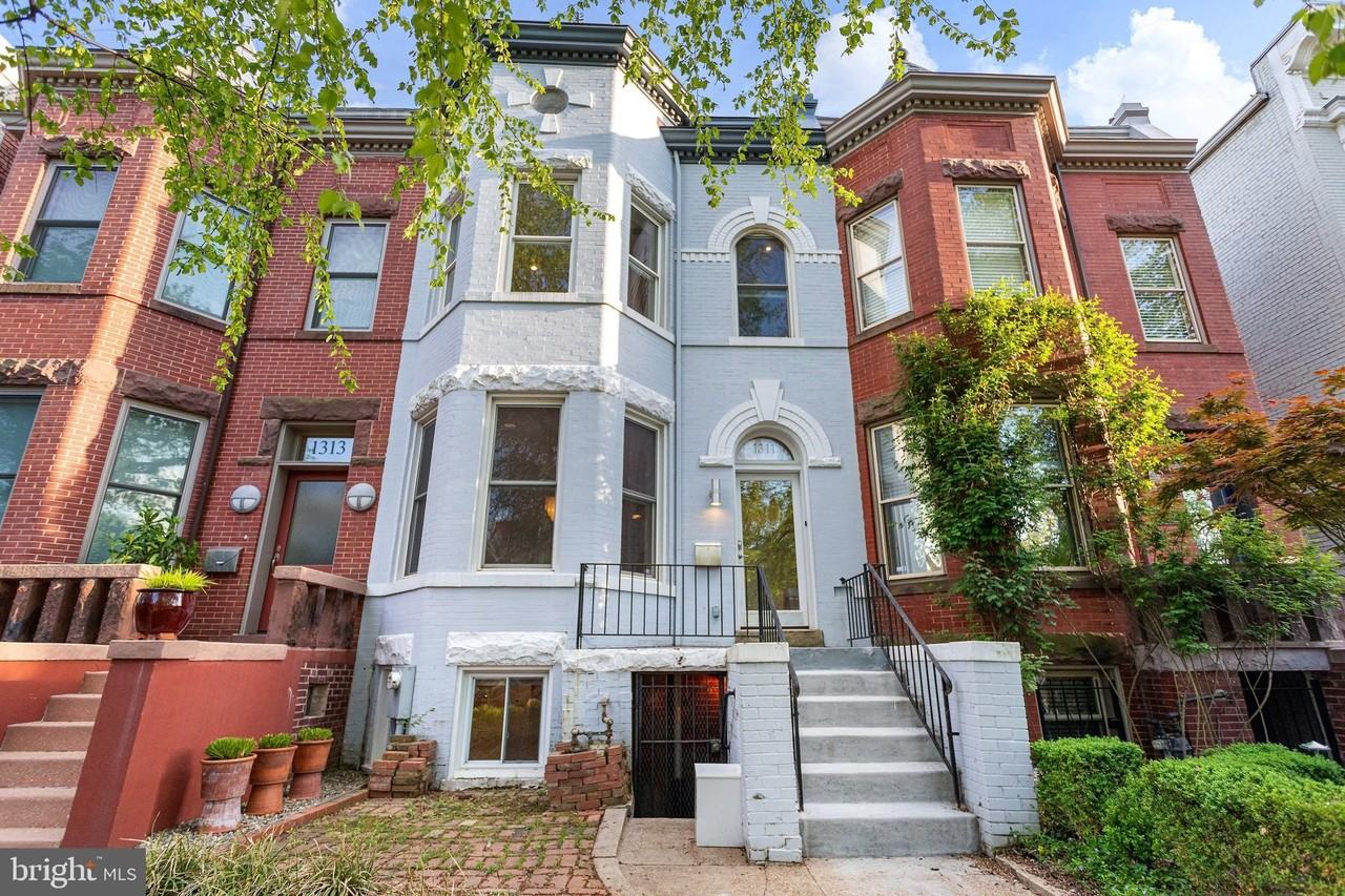 1311 E Capitol St Se - Photo 2 of 50