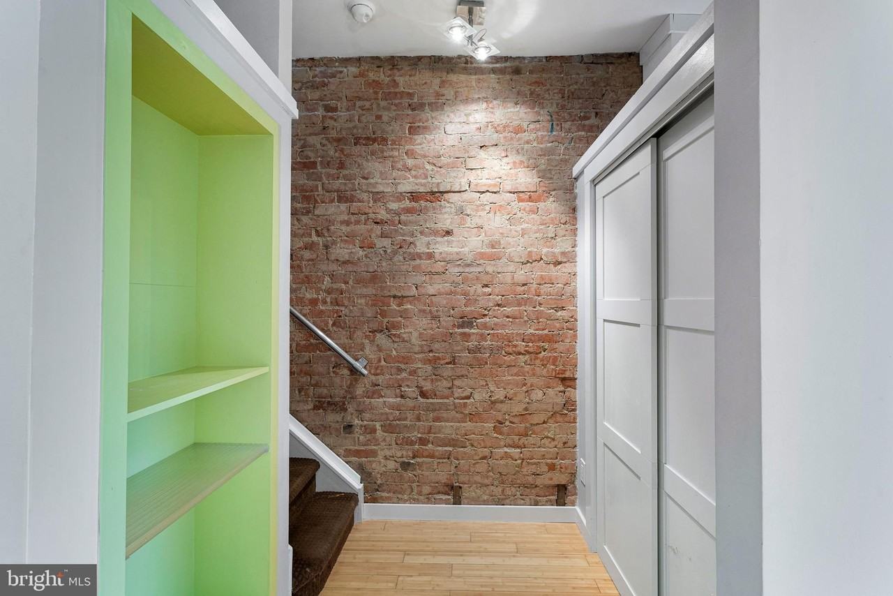 1311 E Capitol St Se - Photo 5 of 50