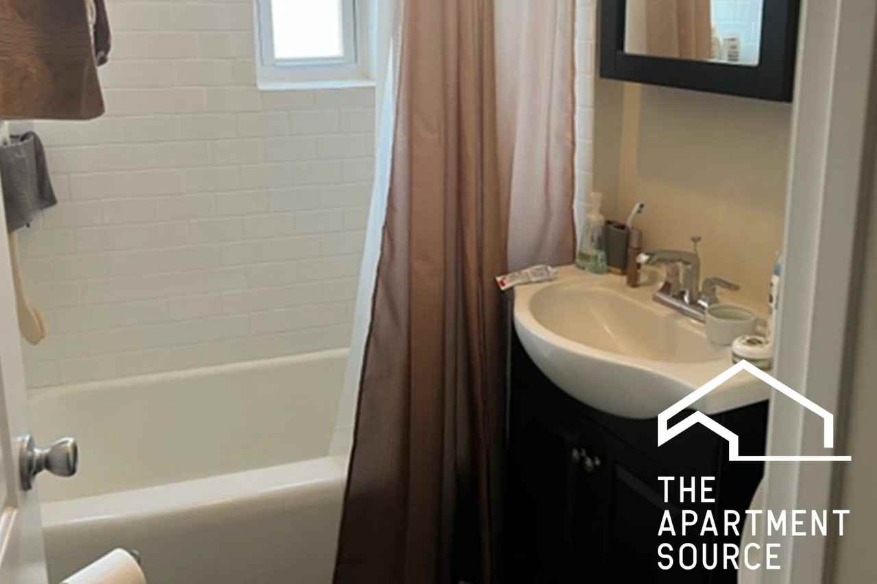 320 Lee St #2 - Photo 5 of 5