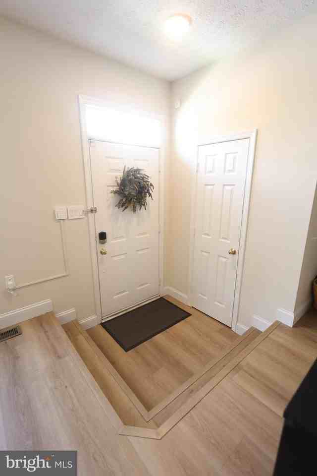 1424 Falcon Nest Ct - Photo 4 of 42