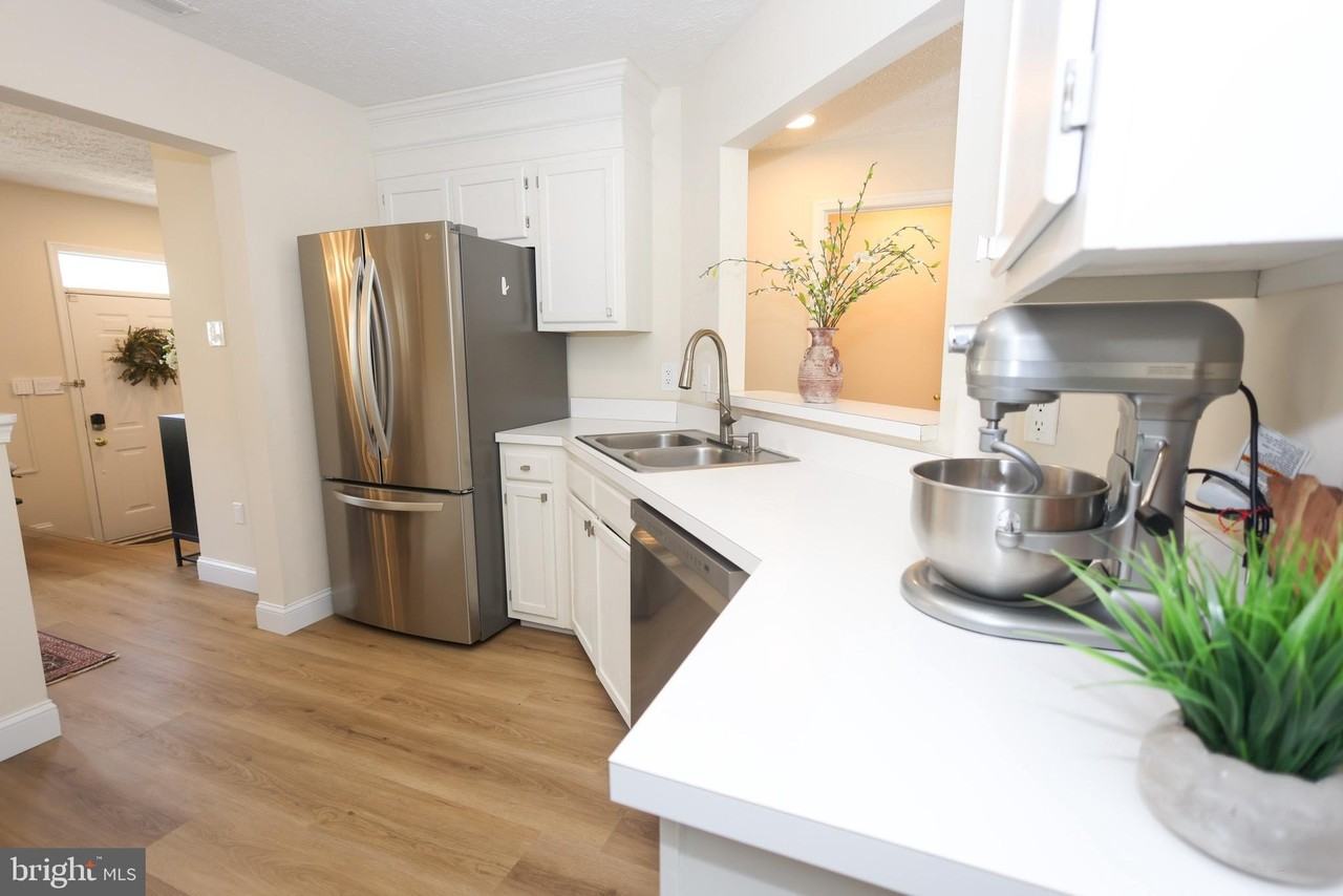 1424 Falcon Nest Ct - Photo 6 of 42