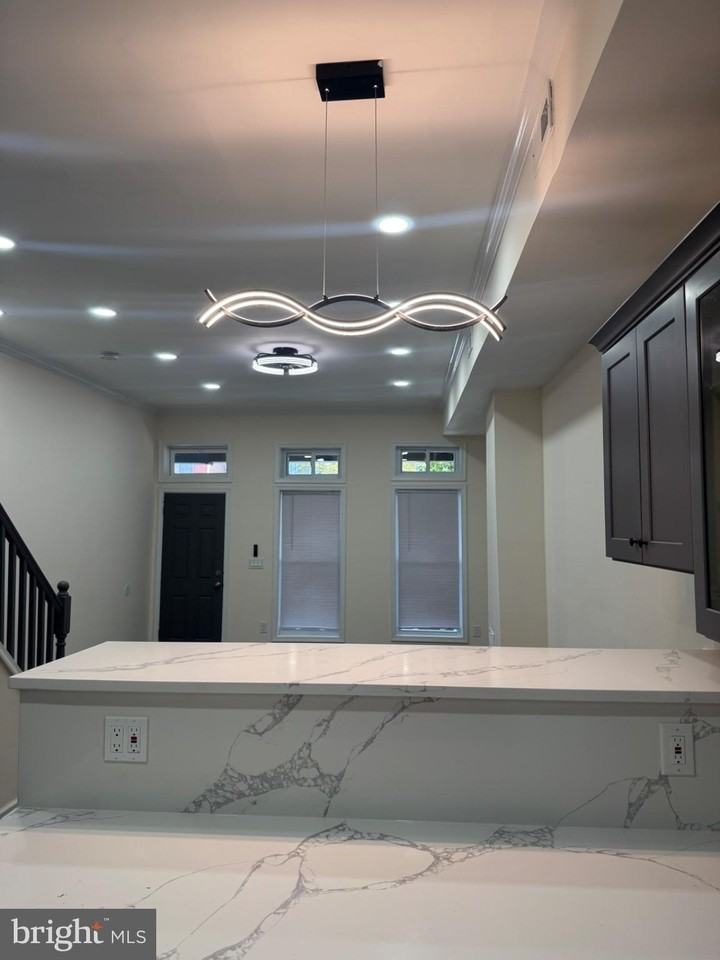 312 E 25th St - Photo 3 of 30