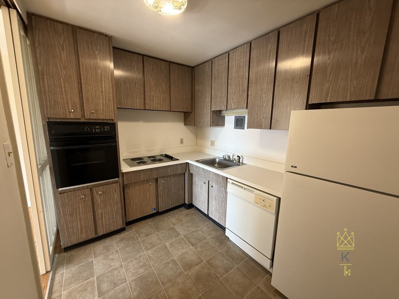 125 Chiswick Rd #208 - Photo 7 of 14