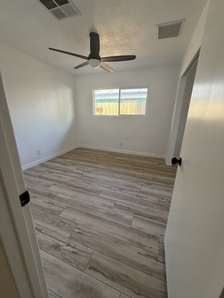 136 Rawhide Ln - Photo 7 of 9