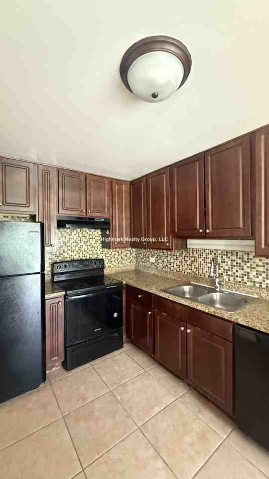 1653 Oakwood Ave #102V - Photo 2 of 16