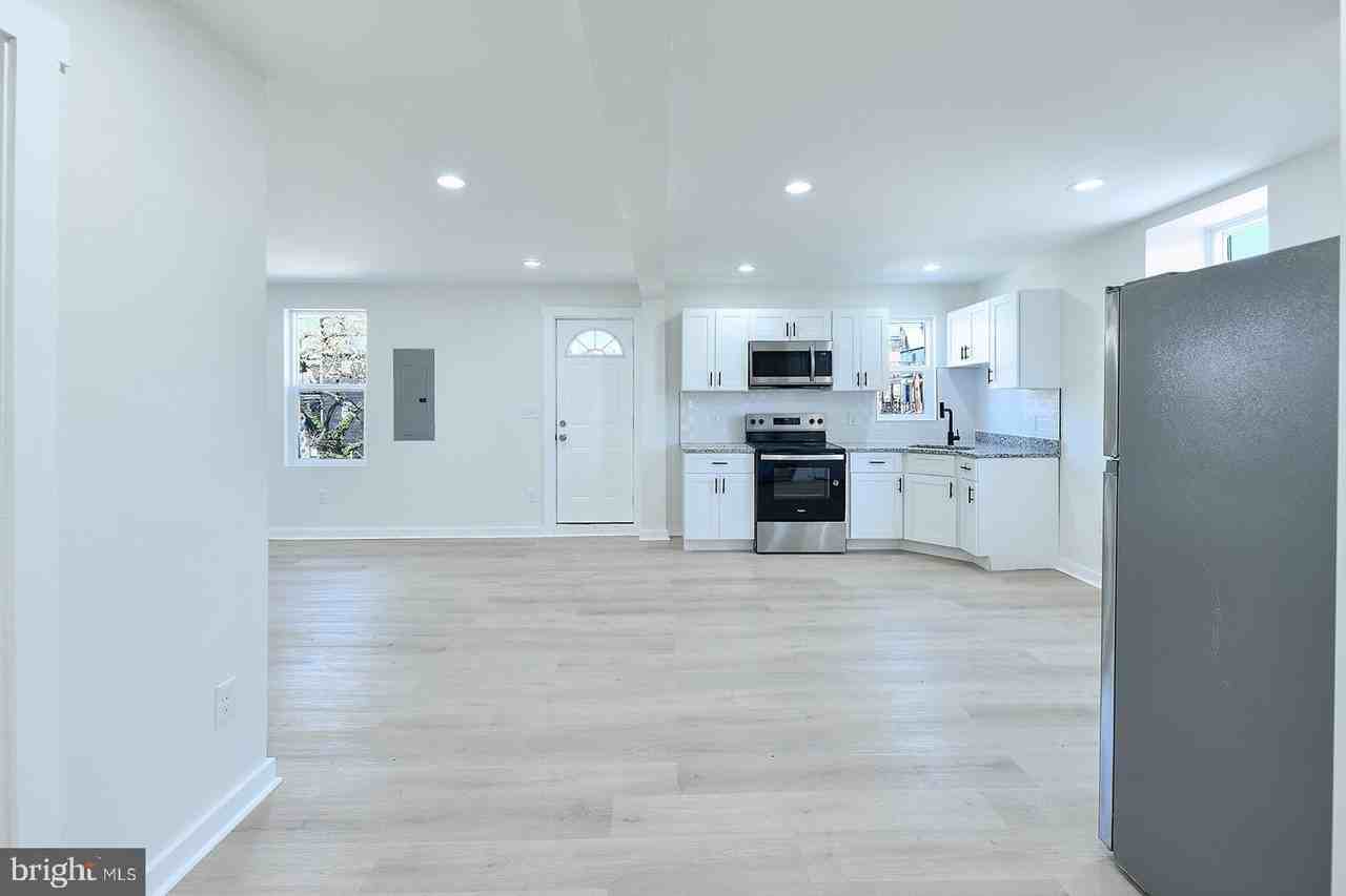 2330 Bryant Ave #4 - Photo 3 of 28