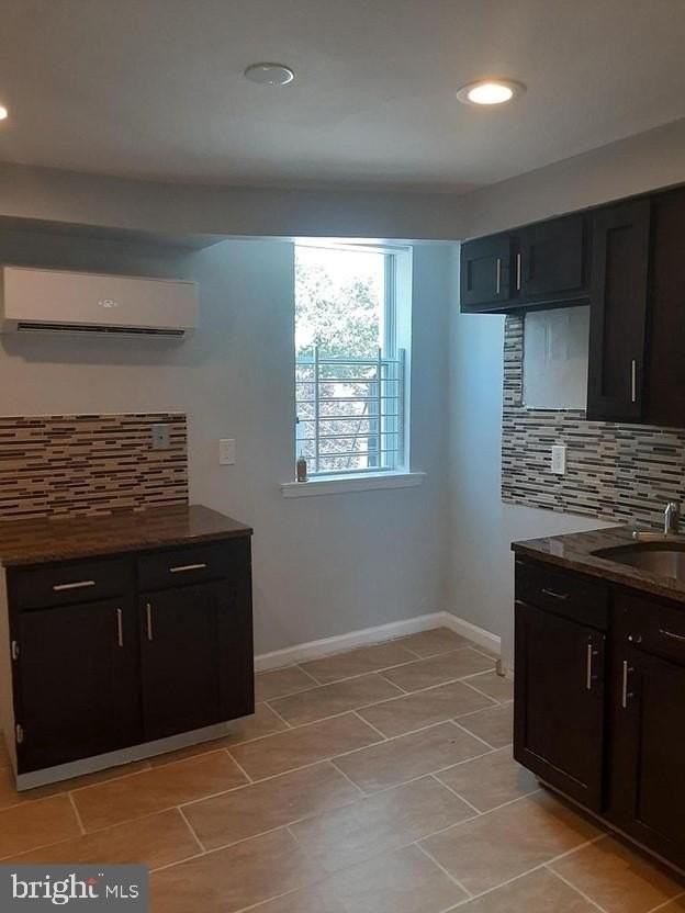 1712 W Lombard St #4 - Photo 6 of 10