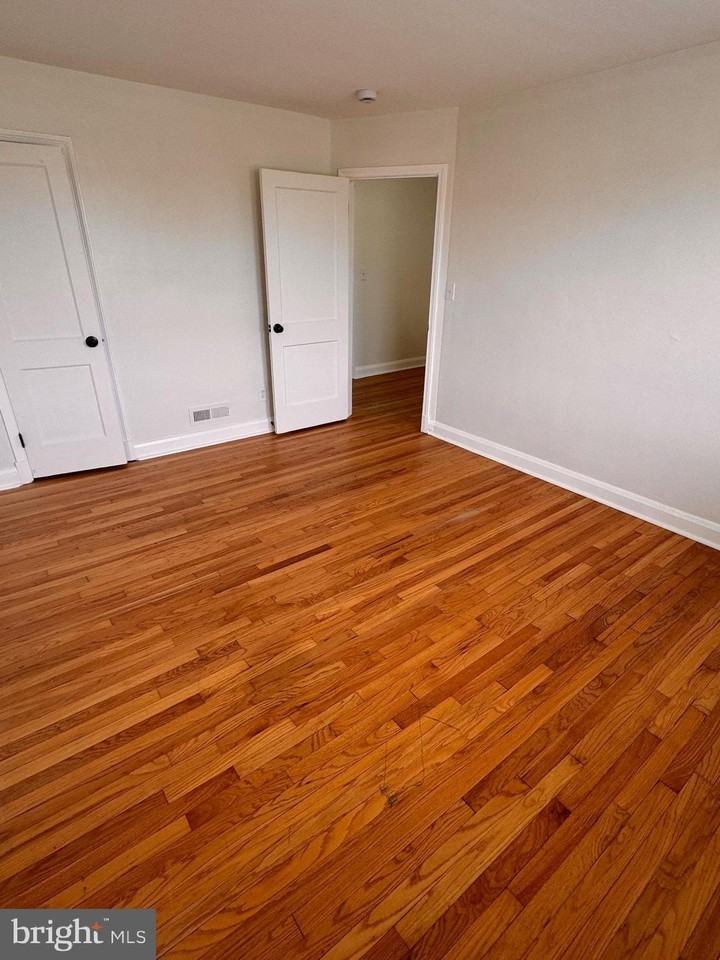 4104 Erdman Ave #2 - Photo 5 of 11