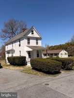 featured image of 15 Wolf Ave