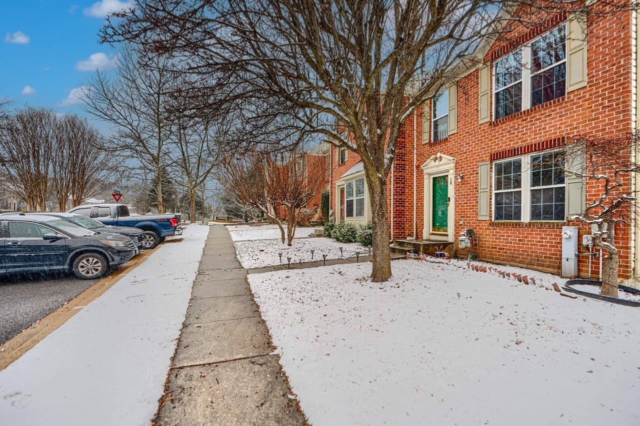 10 Bluestem Ct - Photo 3 of 45