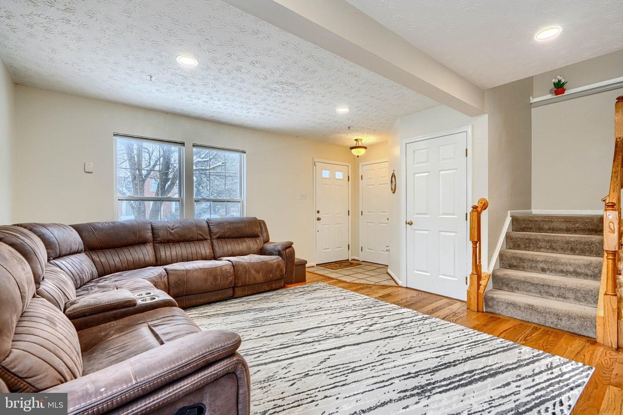 10 Bluestem Ct - Photo 6 of 45