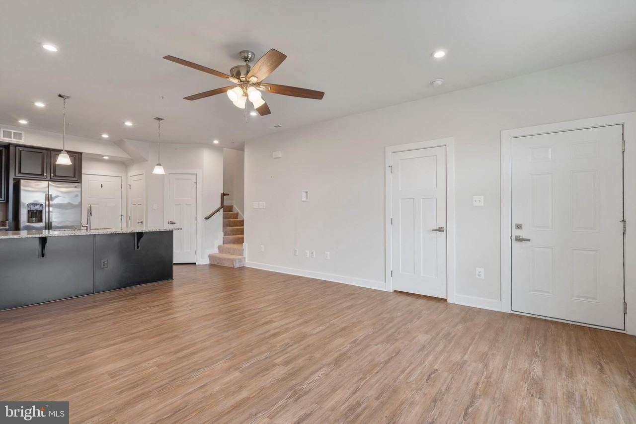 5908 Etterbeek St - Photo 3 of 30