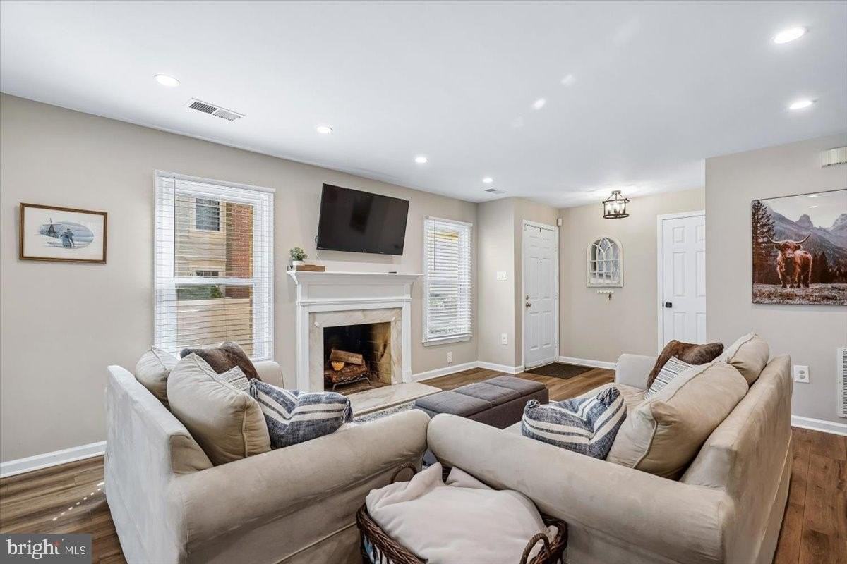 5715 Balsam Grove Ct - Photo 7 of 35