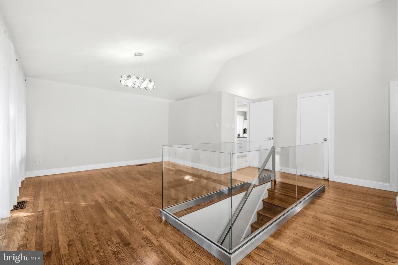 9416 Holbrook Ln - Photo 5 of 50