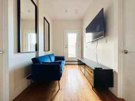 Private Bedroom in 7 Bedroom/3 Bathroom Home - Photo 1 of 1