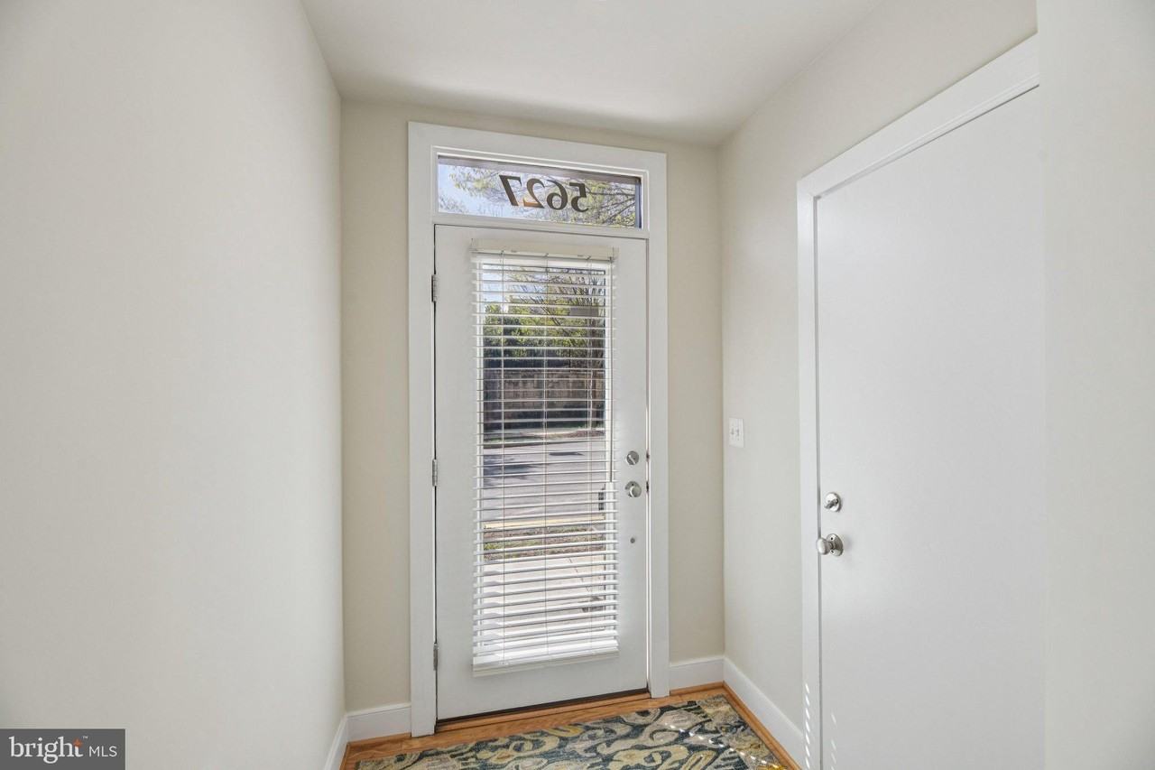 5627 45th Ave - Photo 5 of 50