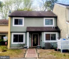 featured image of 15 Queen Anne Ct