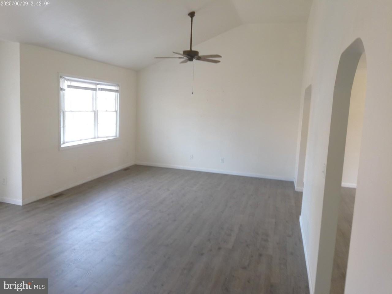 227 Bayberry St - Photo 4 of 10