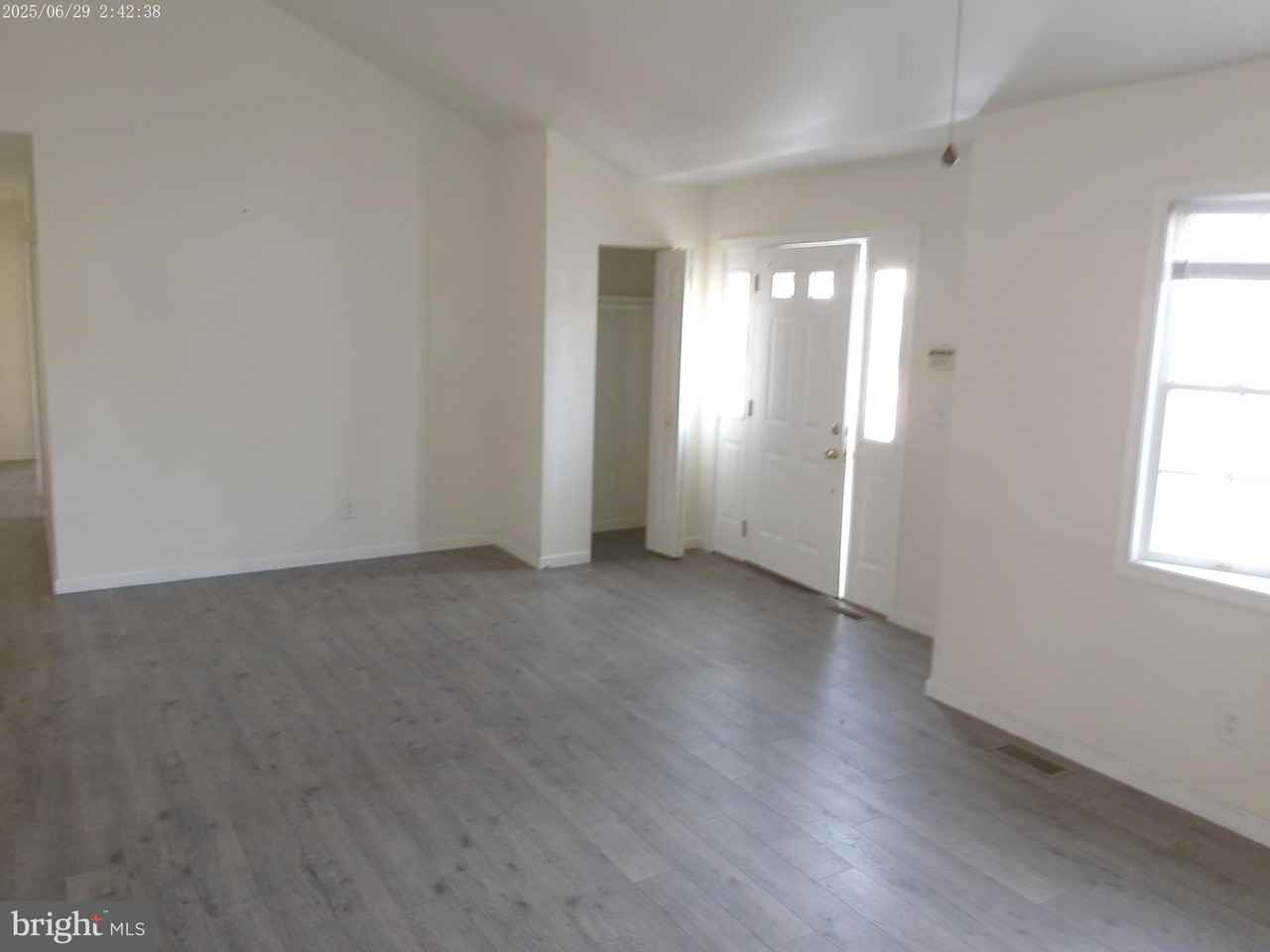 227 Bayberry St - Photo 5 of 10