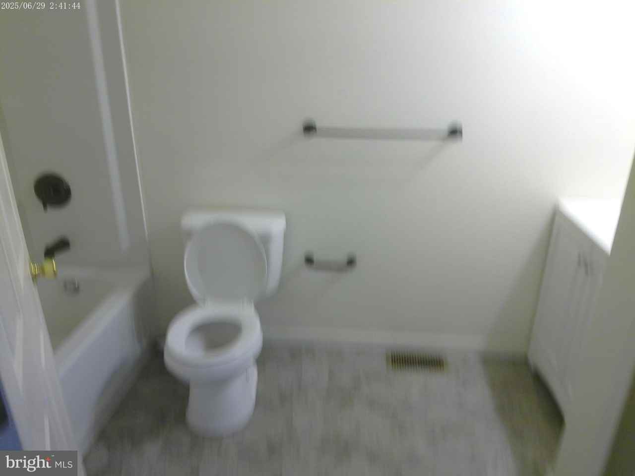 227 Bayberry St - Photo 7 of 10