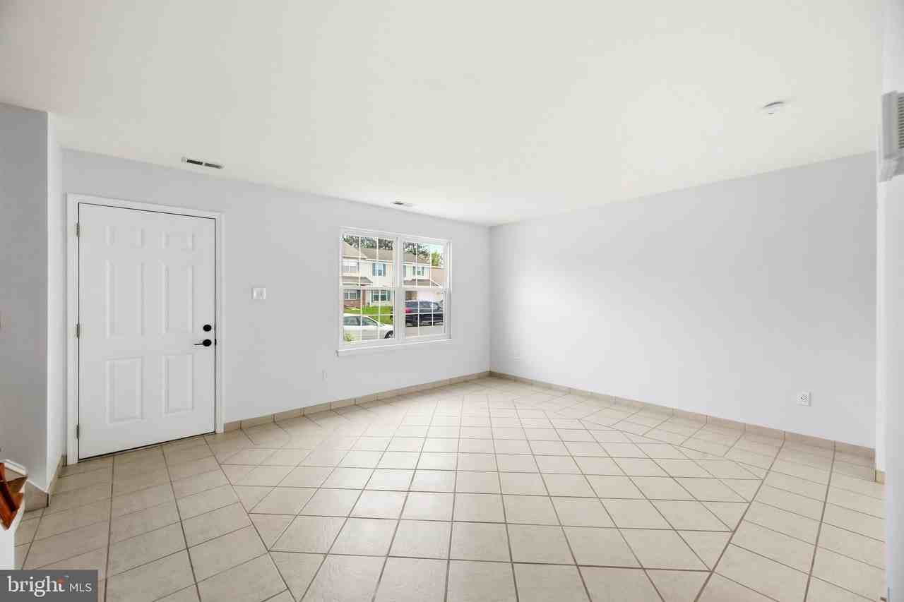 315 Catalano Ln - Photo 4 of 20