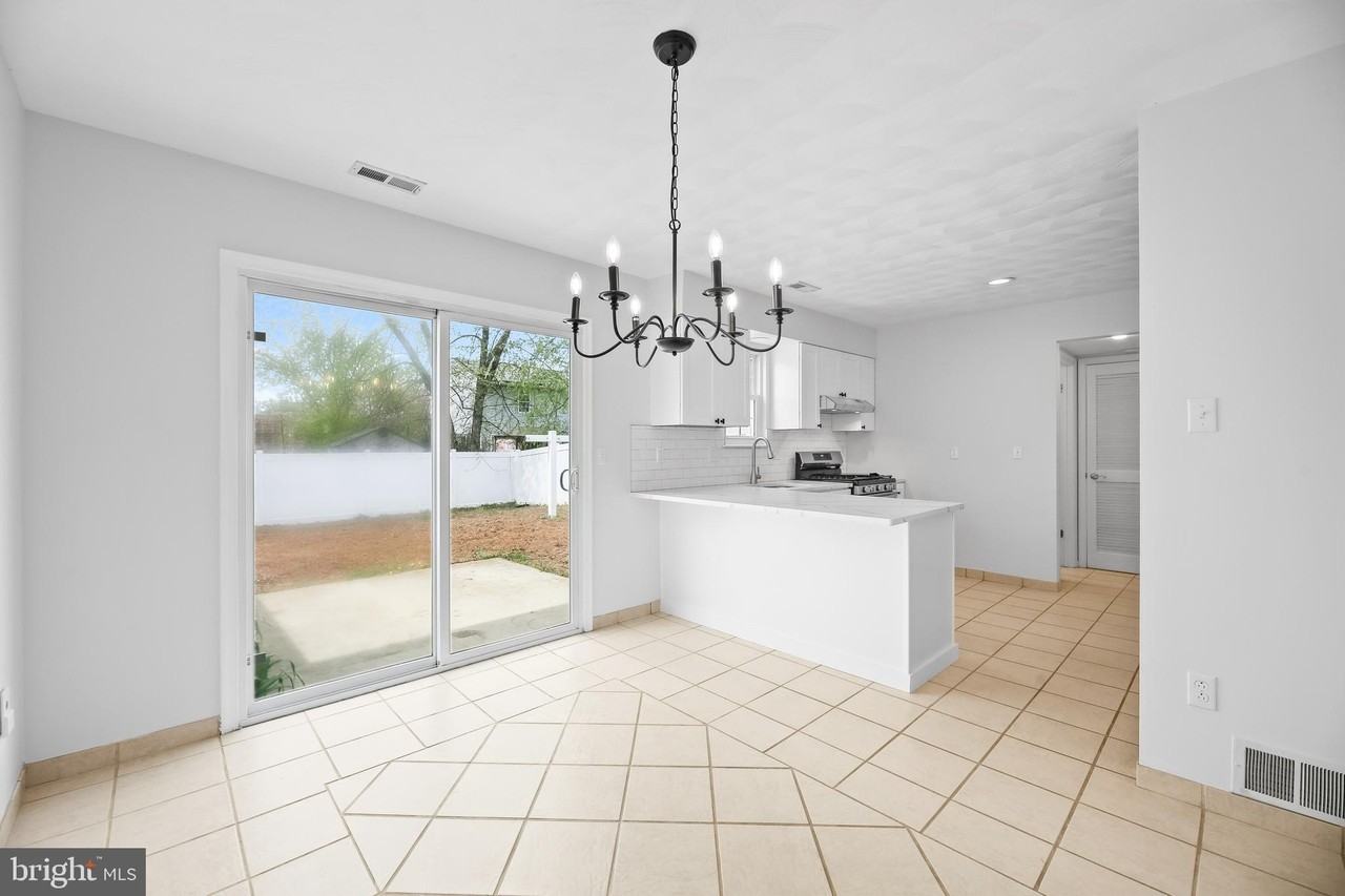 315 Catalano Ln - Photo 7 of 20