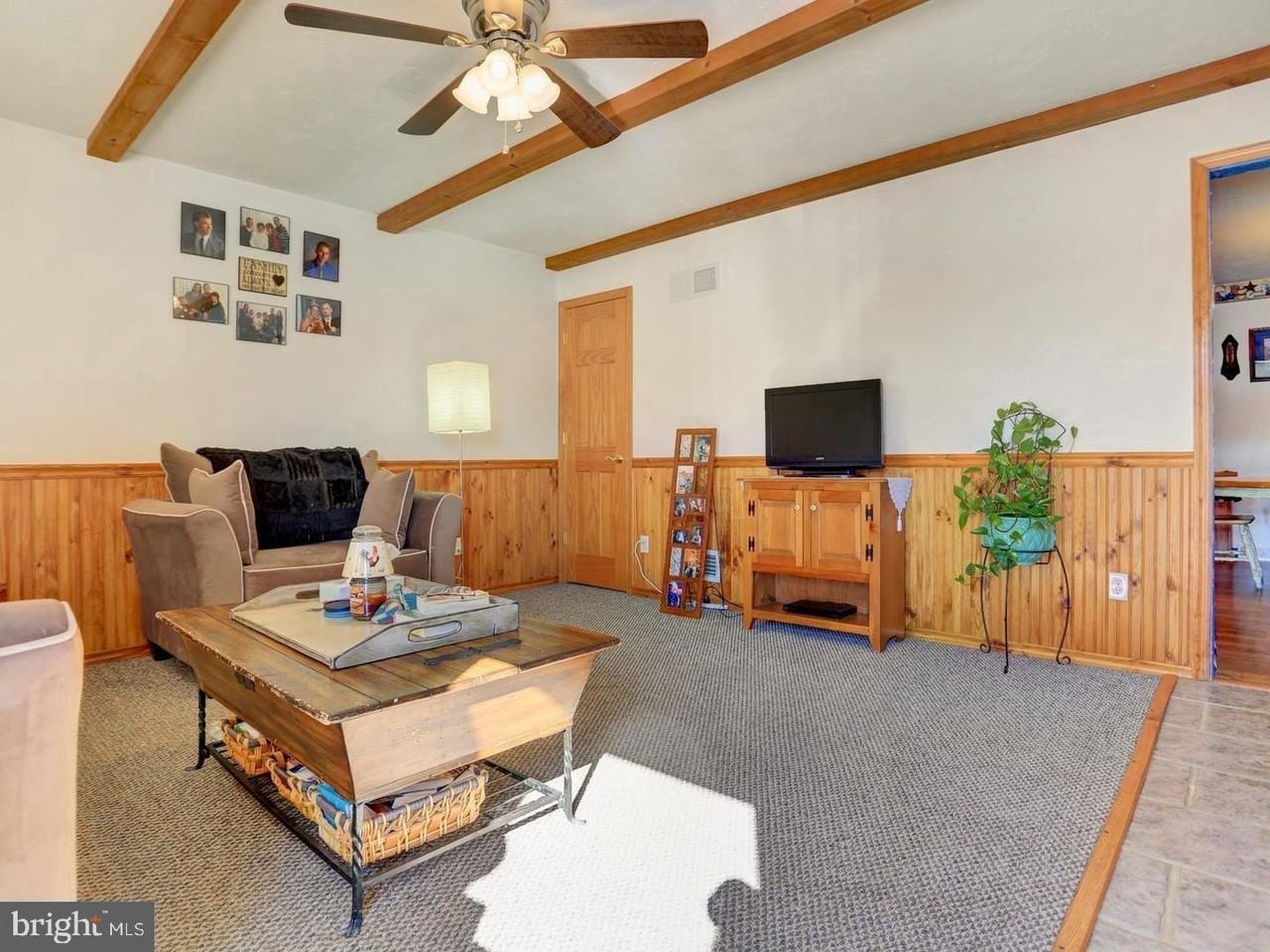 16 Colonial Dr - Photo 5 of 18