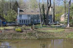featured image of 2976 River Rd