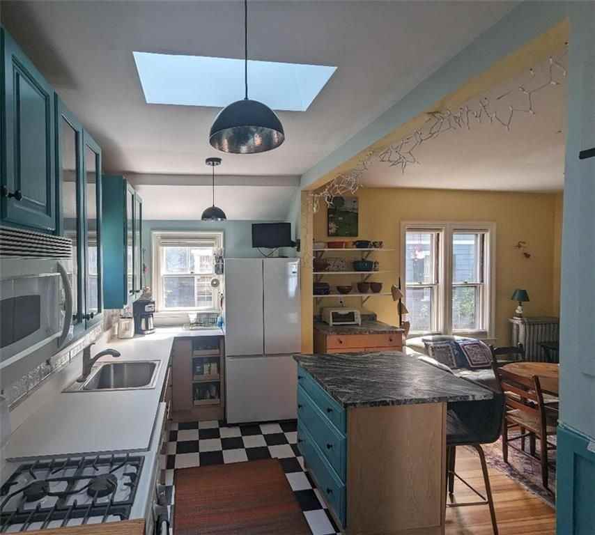 99 Arnold St - Photo 3 of 11