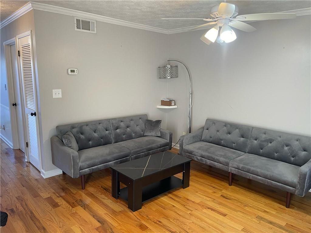 407 Northdale Ct - Photo 2 of 11