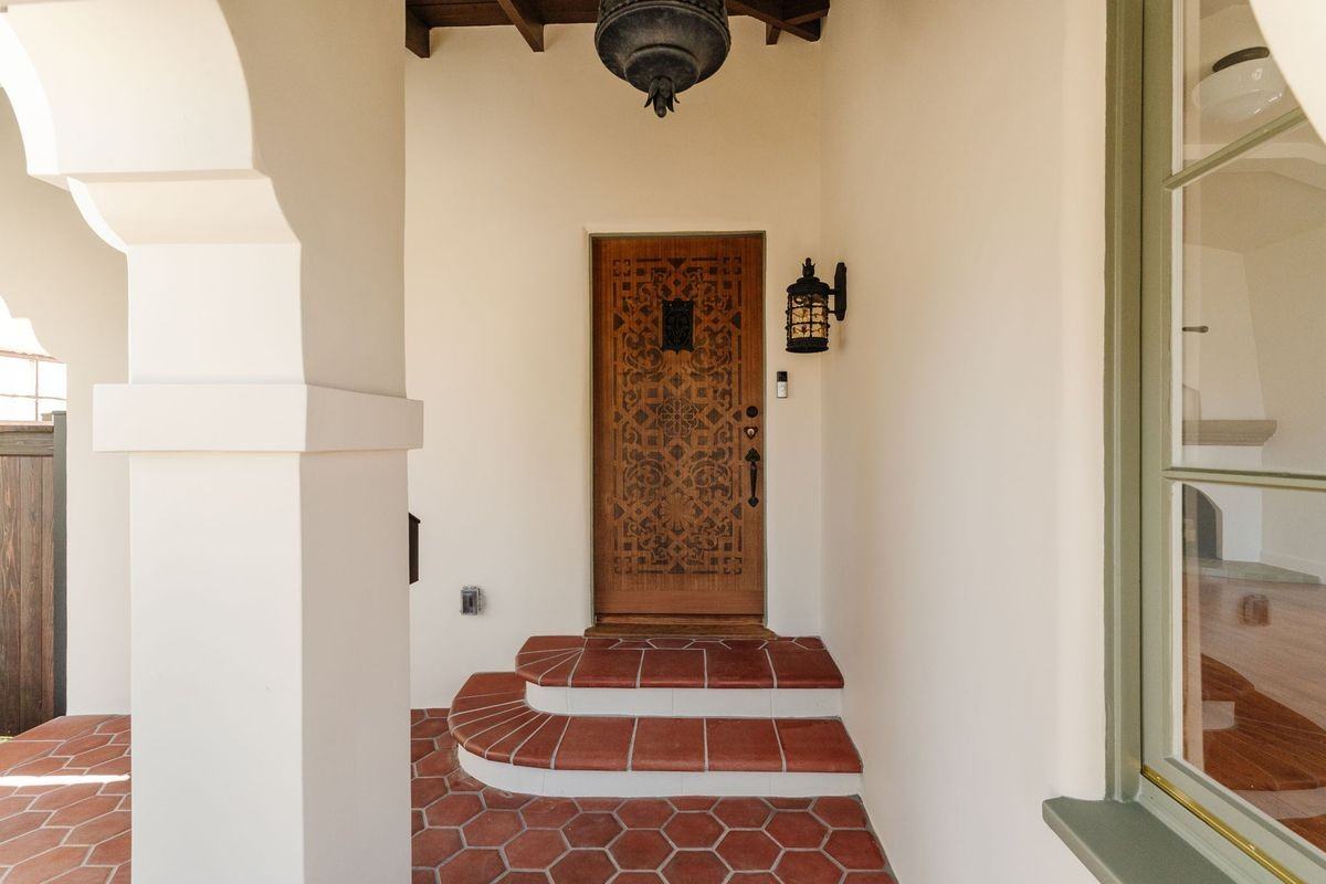 1739 S Ogden Dr - Photo 5 of 41