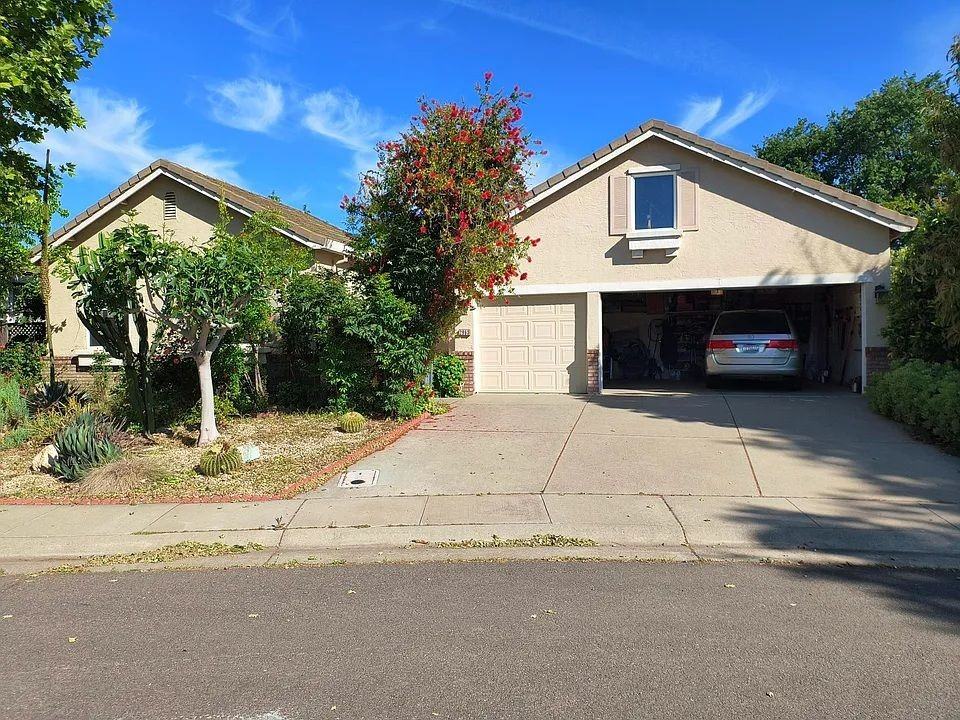 2963 Audubon Cir ##B - Photo 2 of 9