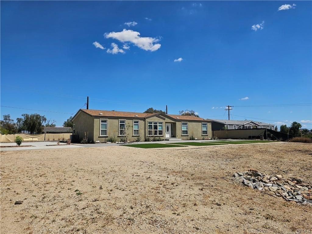 21197 Mazie Ave - Photo 2 of 21