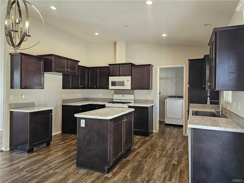 21197 Mazie Ave - Photo 3 of 21