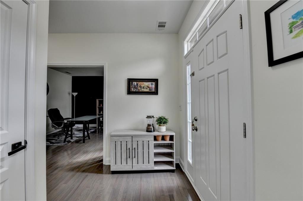 1640 Primrose Park Rd - Photo 4 of 32