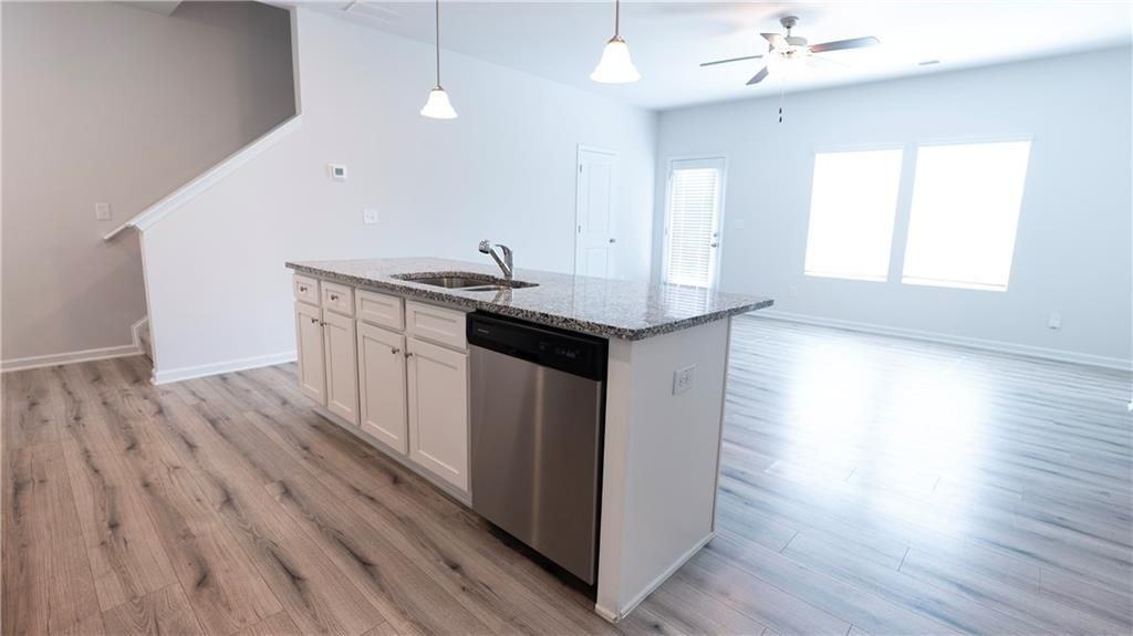 3675 Abbey Way - Photo 5 of 29