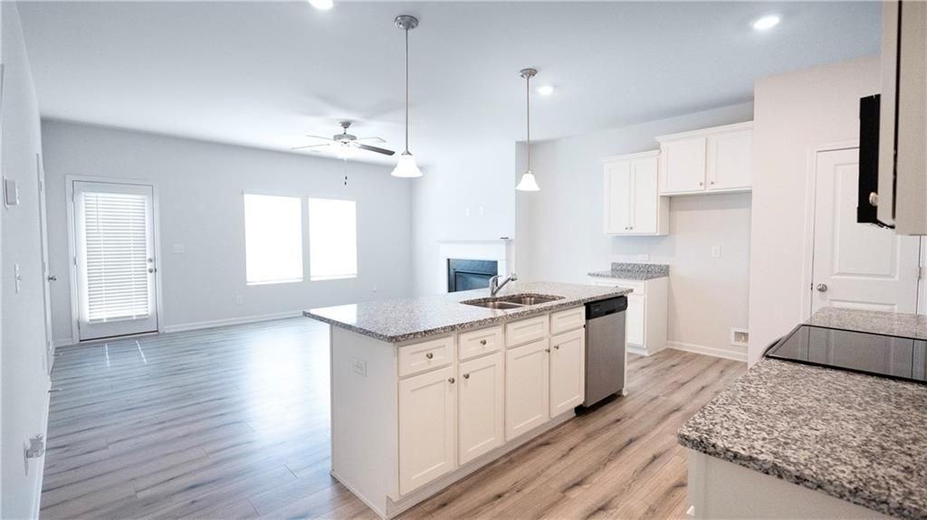 3675 Abbey Way - Photo 7 of 29