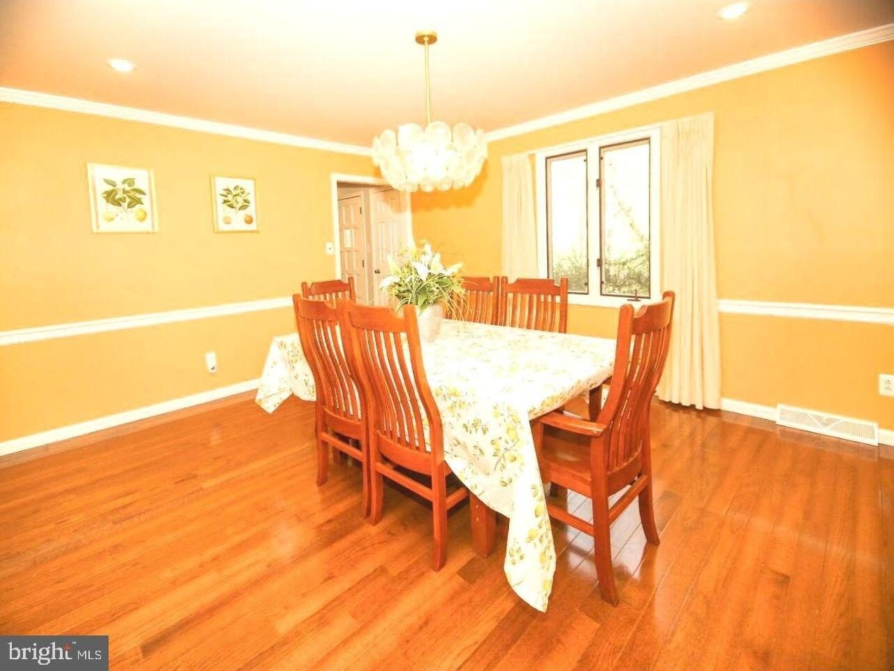 1120 Cymry Dr - Photo 4 of 25