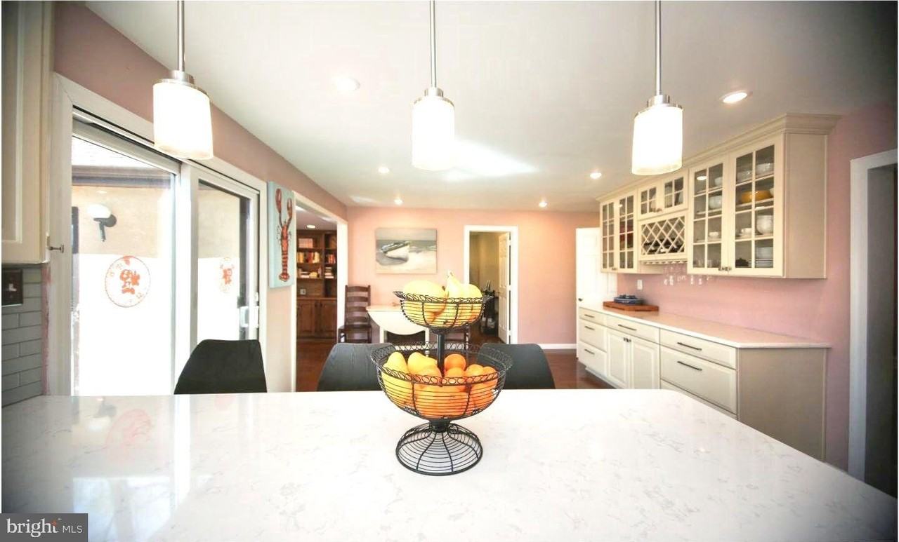 1120 Cymry Dr - Photo 7 of 25