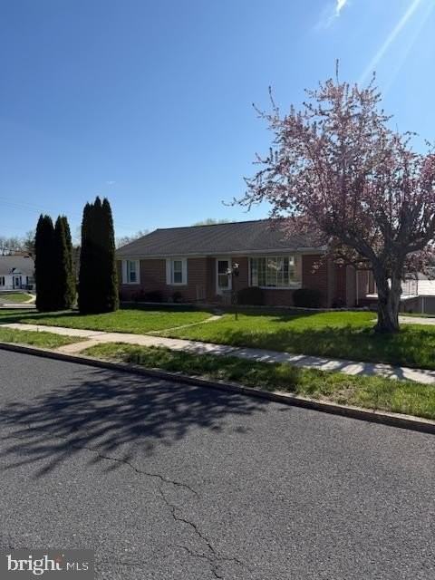 705 Fairview Ave - Photo 3 of 37