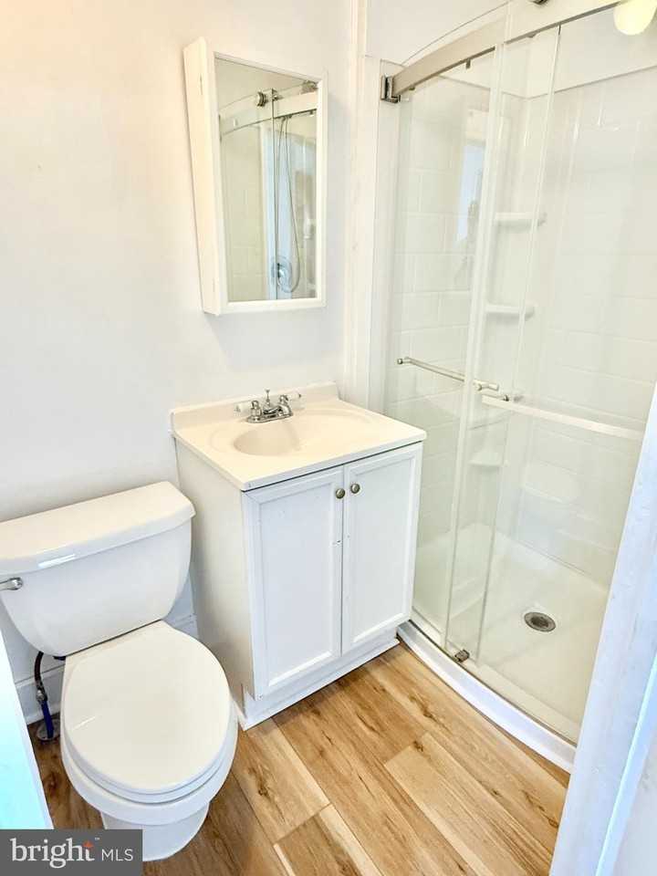 255 Beech St - Photo 5 of 8