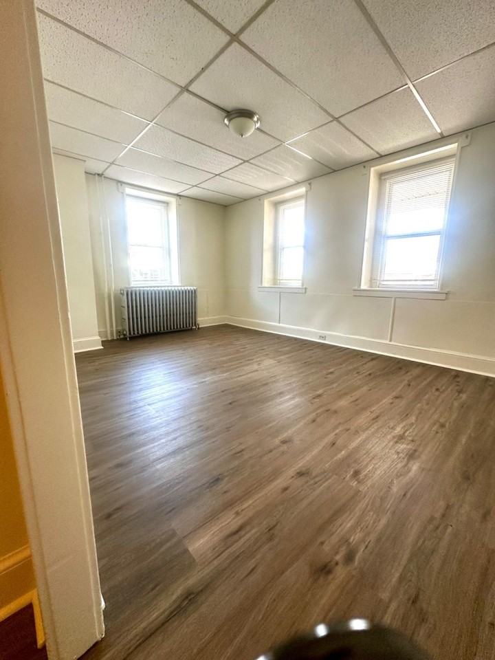 381 W Ridge Pike - Photo 4 of 10