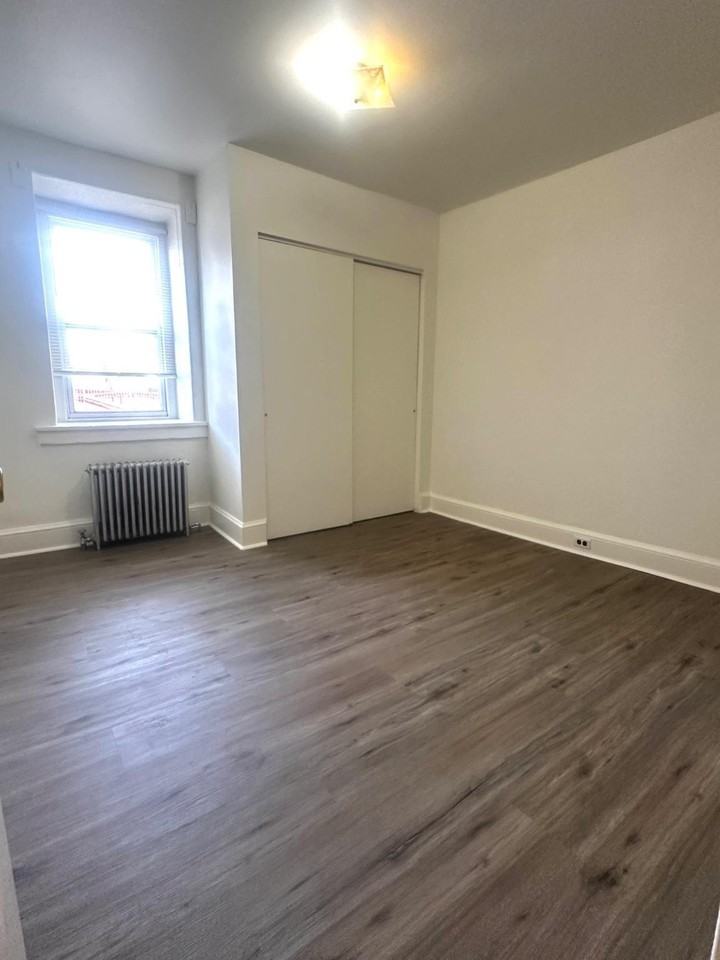 381 W Ridge Pike - Photo 5 of 10